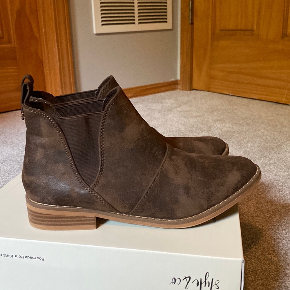 Women’s style boots